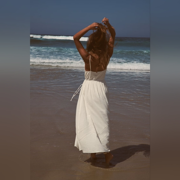 ZARA LIMITED EDITION EMBROIDERED LINEN BLEND DRESS - Picture 2 of 10